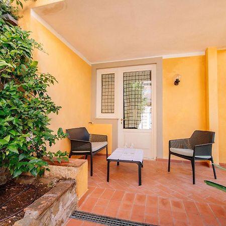 Holiday Home Il Borgo Degli Agrumi Uzzano Dış mekan fotoğraf